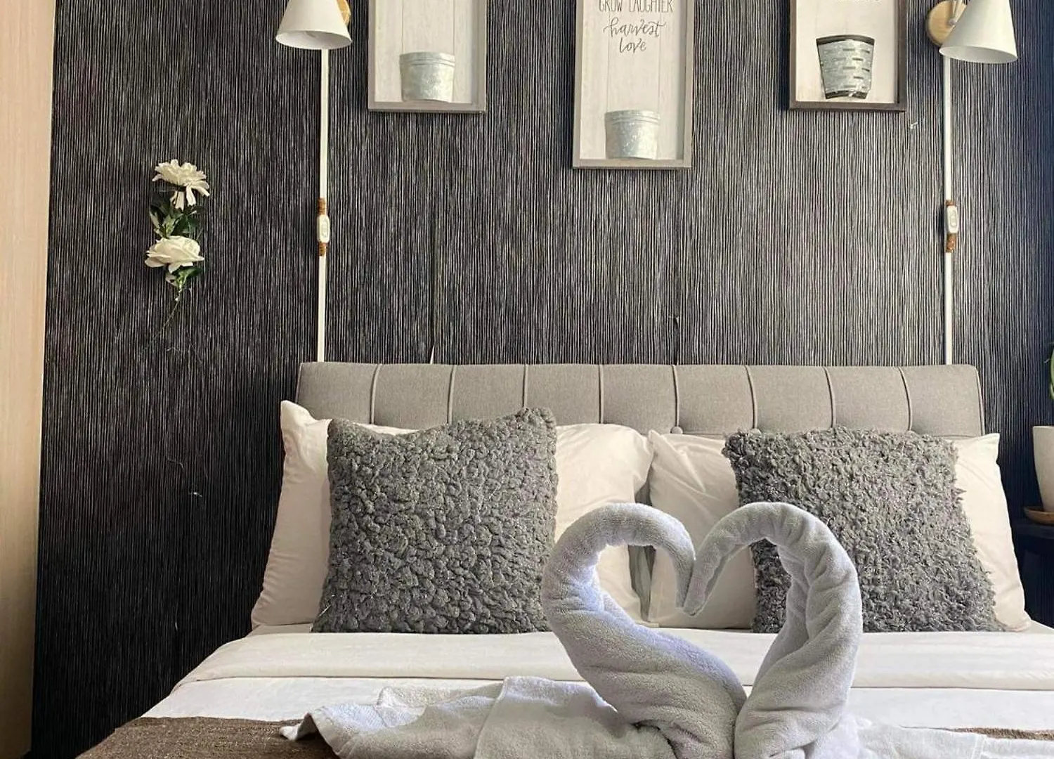 Buenbyahe Cozy Affordable Place At Urban Deca Tower Along Edsa Shaw Mrt Walking Distance In Megamall Mandaluyong
