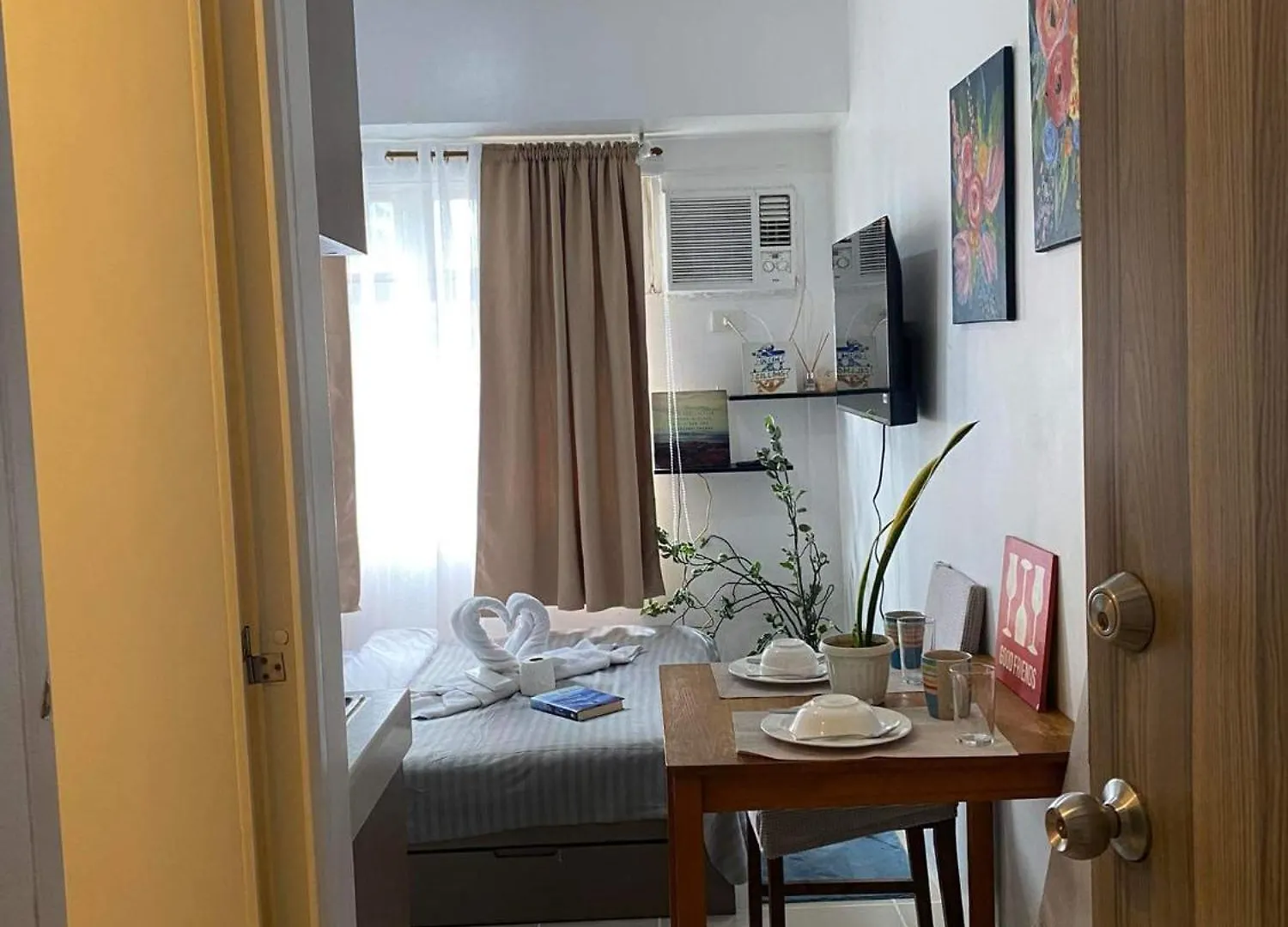 Buenbyahe Cozy Affordable Place At Urban Deca Tower Along Edsa Shaw Mrt Walking Distance In Megamall Mandaluyong
